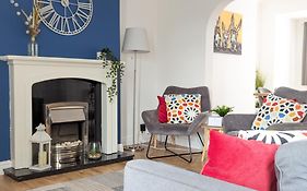 3Br-St Johns Hse-Free Parking-Workers-Kitchen-Wifi-Dog Friendly